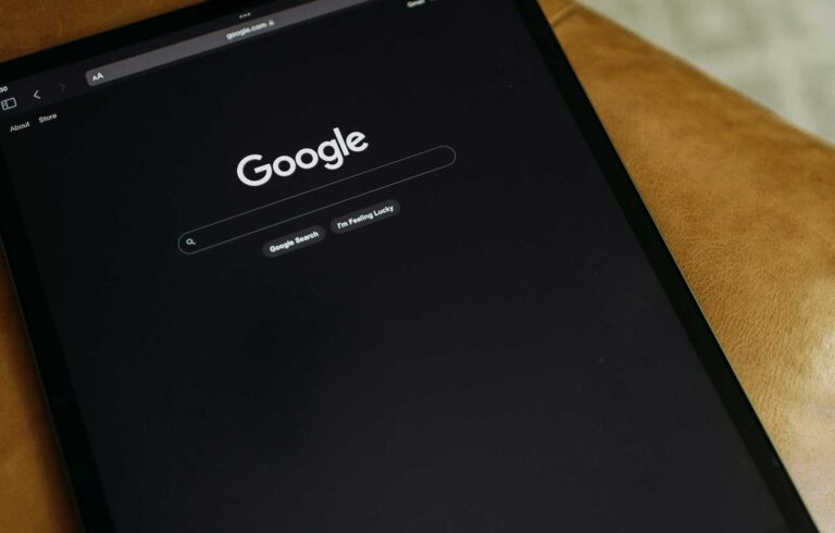 Google Search MUM SEO in action, featuring AI-powered content discovery, multimodal search integration, and strategies to boost visibility in 2025